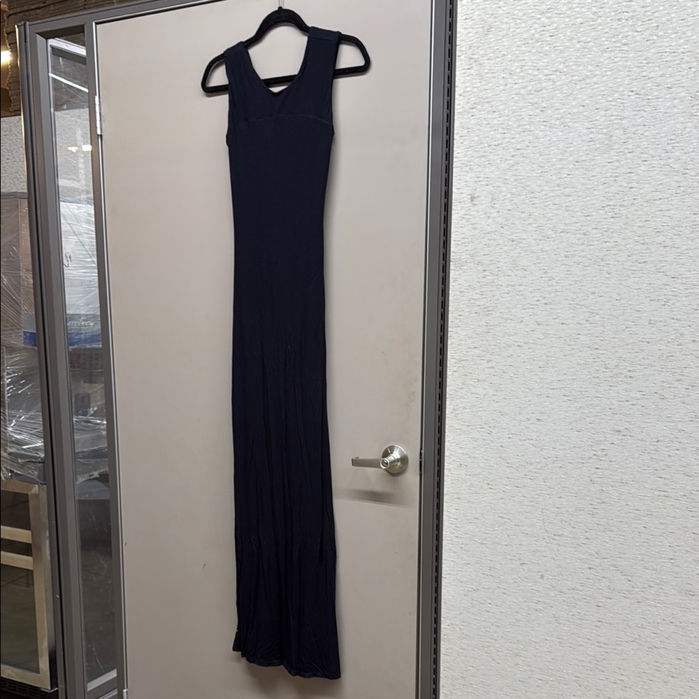 Black Sleeveless Square Neck Sheath Gown